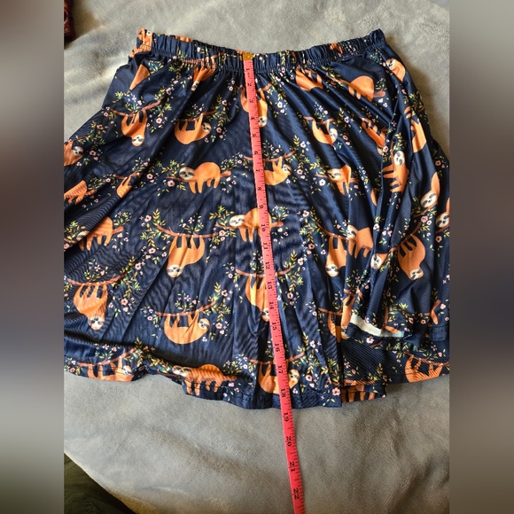 Navy blue sloth mini skirt - Picture 7 of 9
